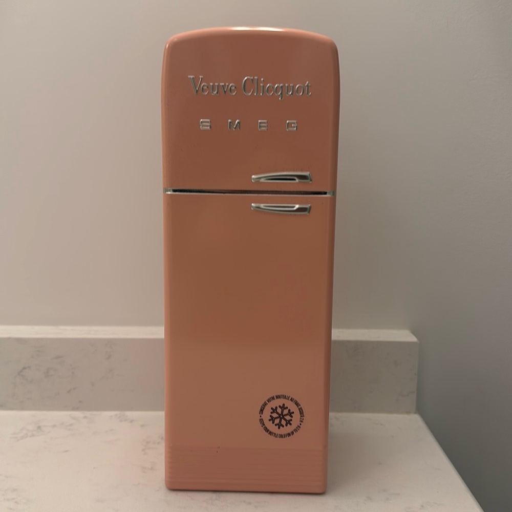 Veuve Cliquot Pink Smeg Gift Box 🥂